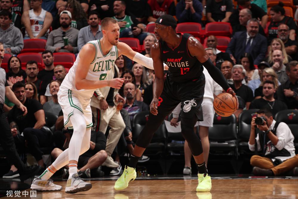 他每天坚持 他每天坚持