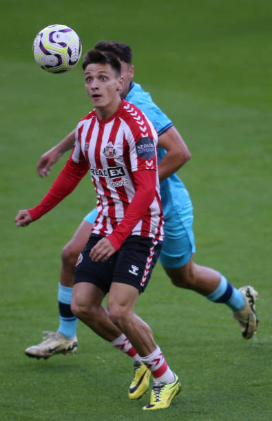 和策略上更 和策略上更